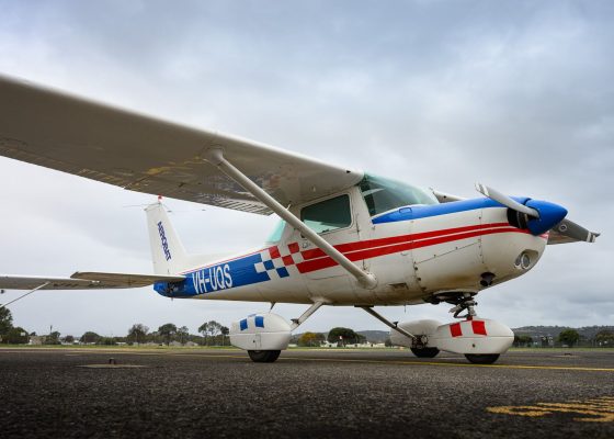 C152A VH-UQS under wing